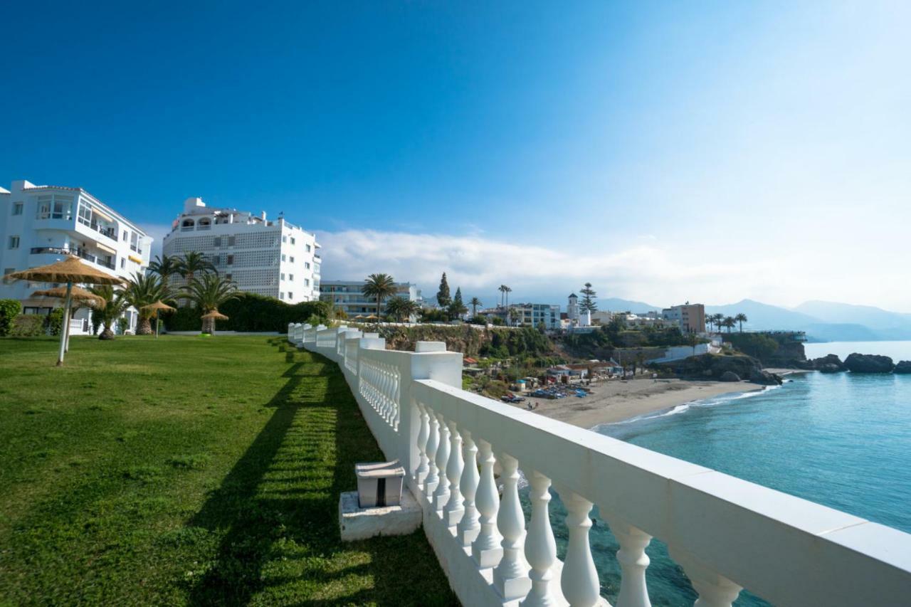 Palmeras 55 Menyber Apartman Nerja Kültér fotó
